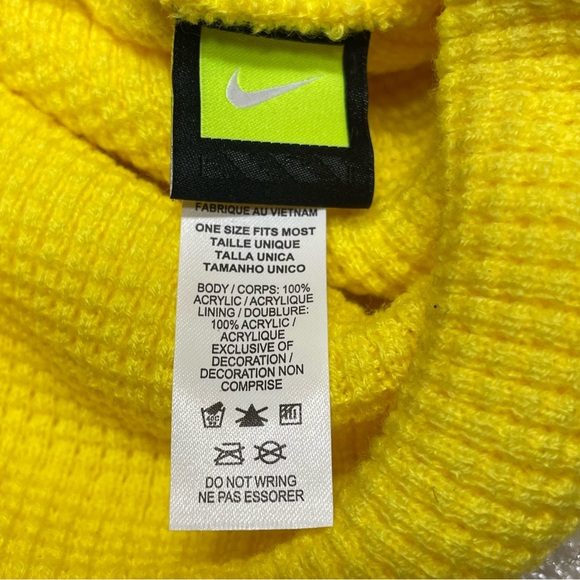 Nike Beanie - Picture 4 of 4